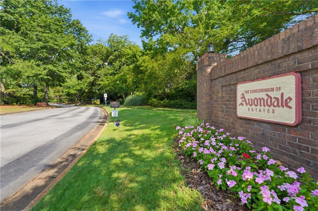31 Sutton Pl., Avondale Estates, GA 30002