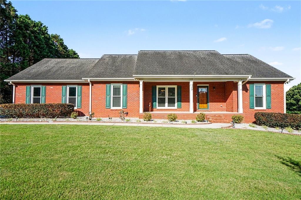 2822 Green Rd., Loganville, GA 30052
