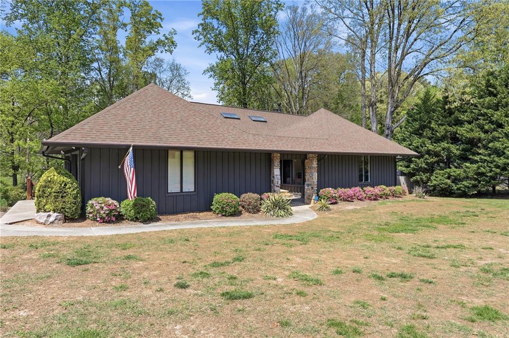 143 Woodlake Dr., Gainesville, GA 30506
