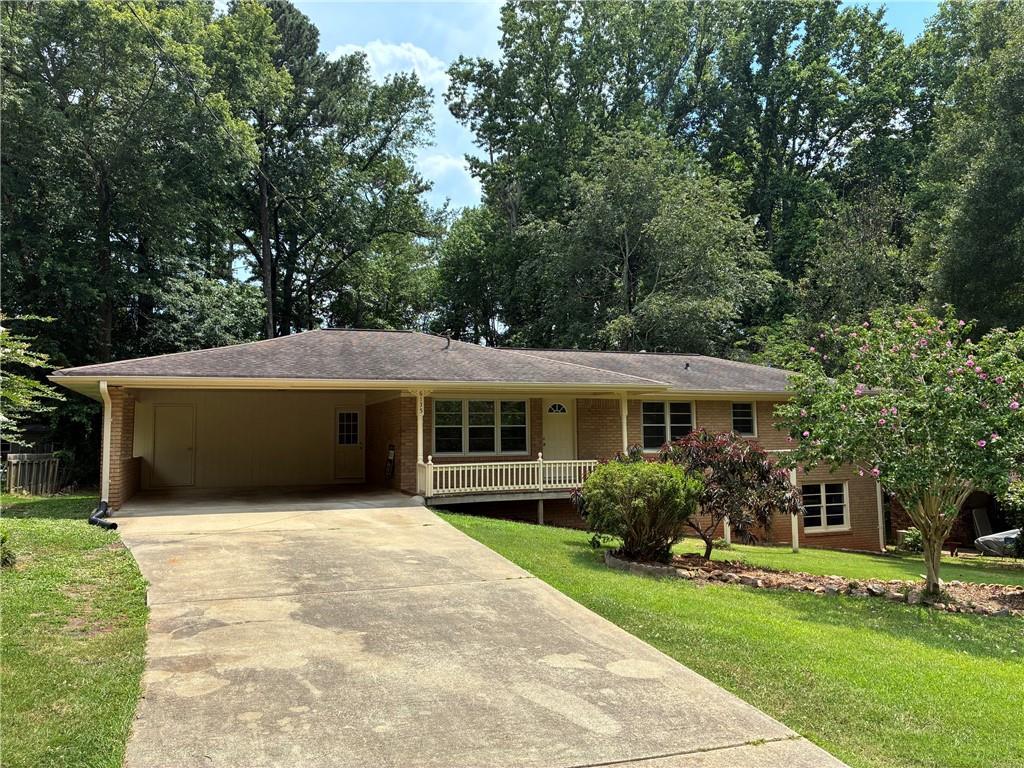 6135 Queens Rd., Douglasville, GA 30135