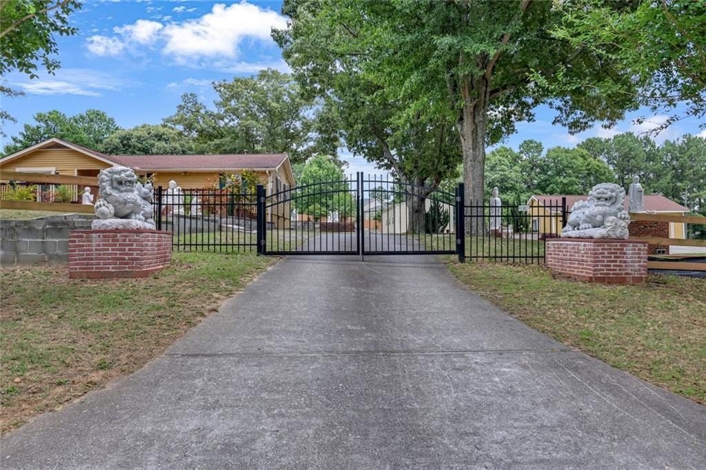 1242 Cooper Rd., Snellville, GA 30078