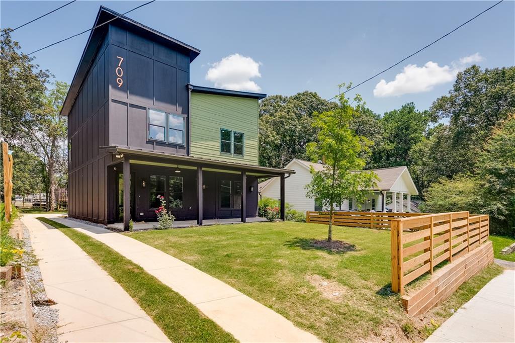 709 Emily Pl., Atlanta, GA 30318