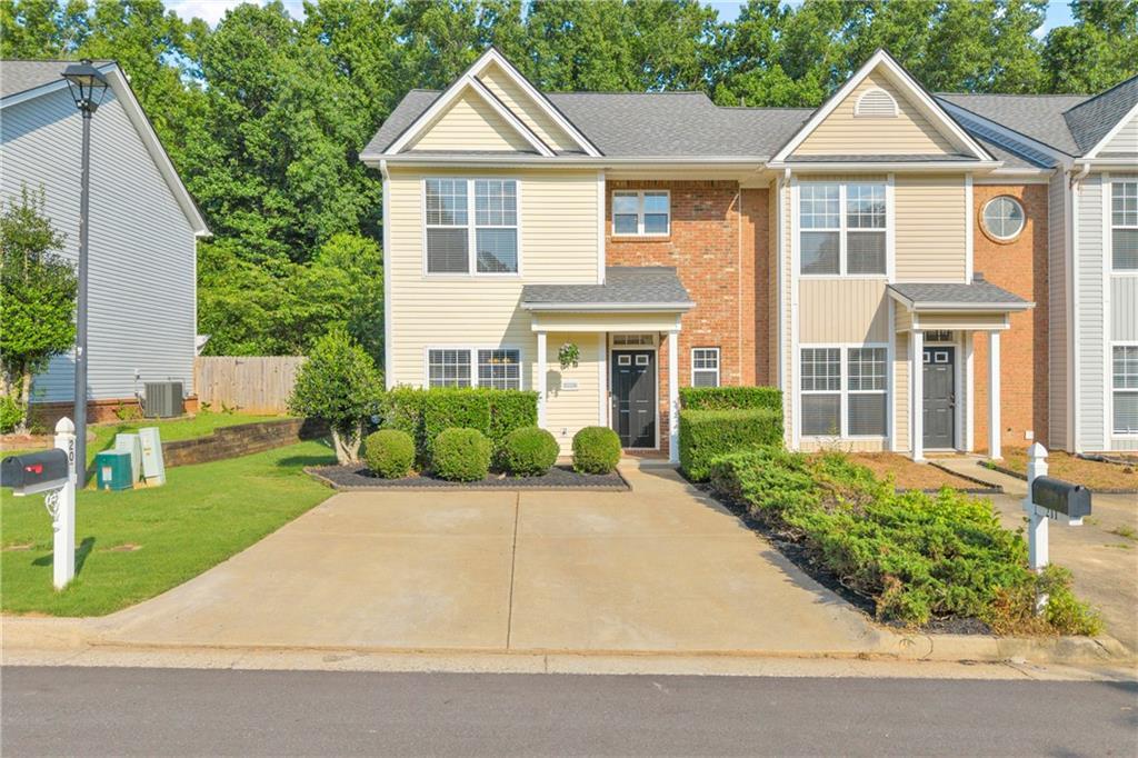 207 Pearl Chambers Dr., Dawsonville, GA 30534