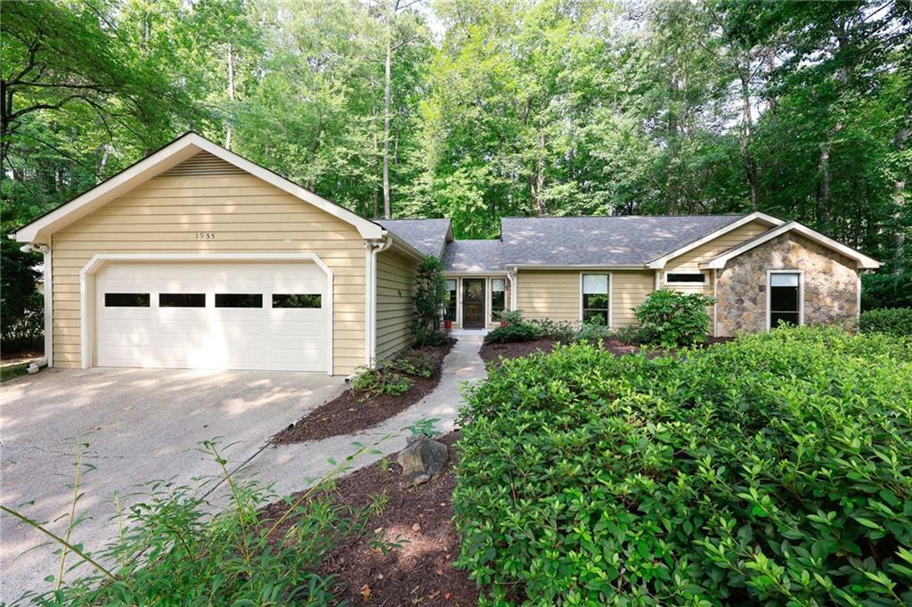 1955 Hitching Post Ln., Marietta, GA 30068