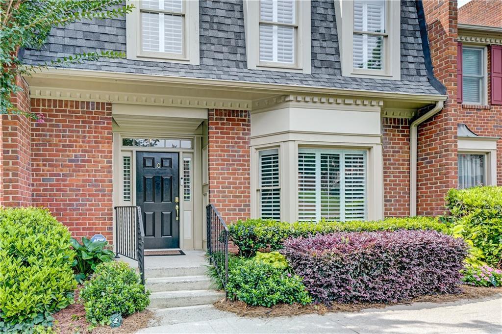 10 Plantation Dr., Atlanta, GA 30324