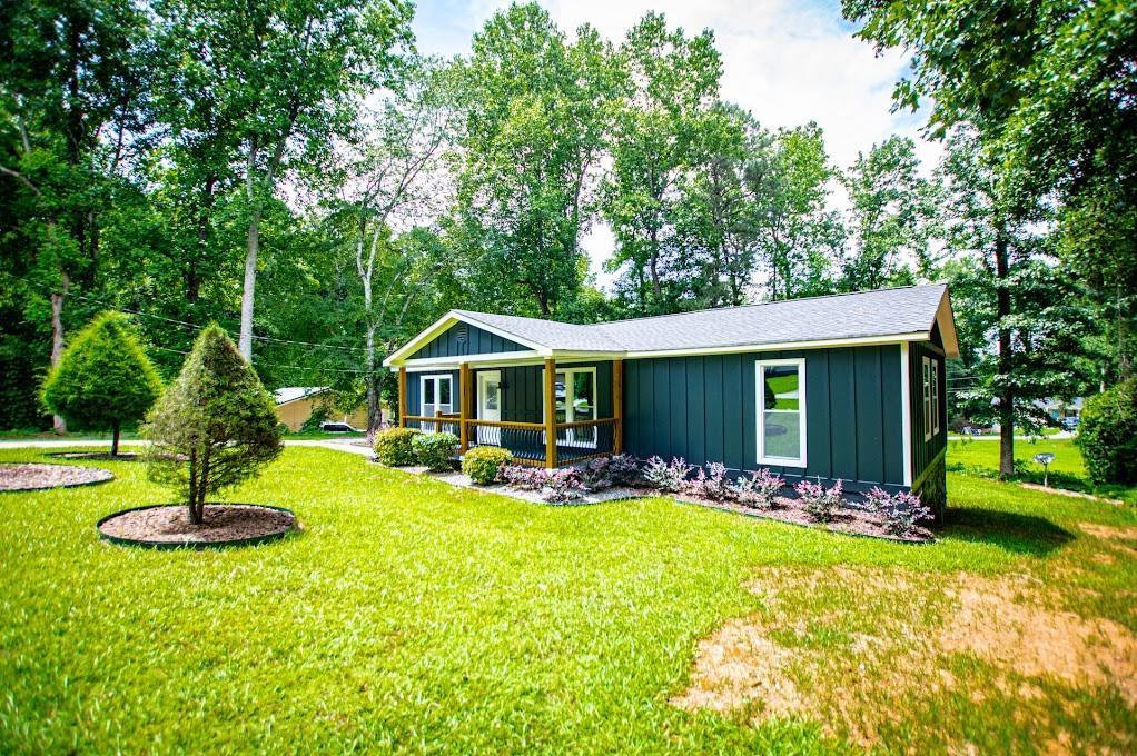 60 Knob Ave., Carrollton, GA 30116