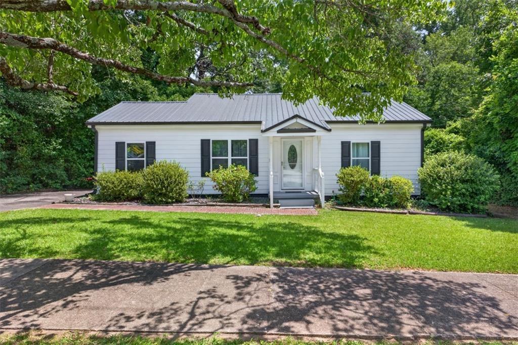 265 3rd Ave., Winder, GA 30680