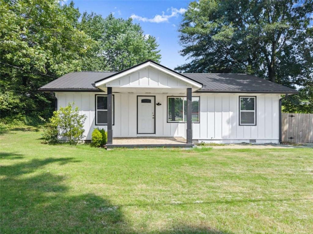 5702 Church St., Flowery Branch, GA 30542