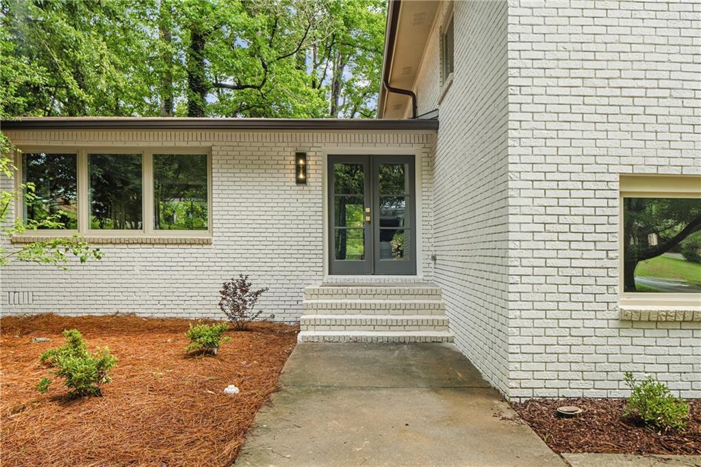 2820 Ponderosa Cir., Decatur, GA 30033