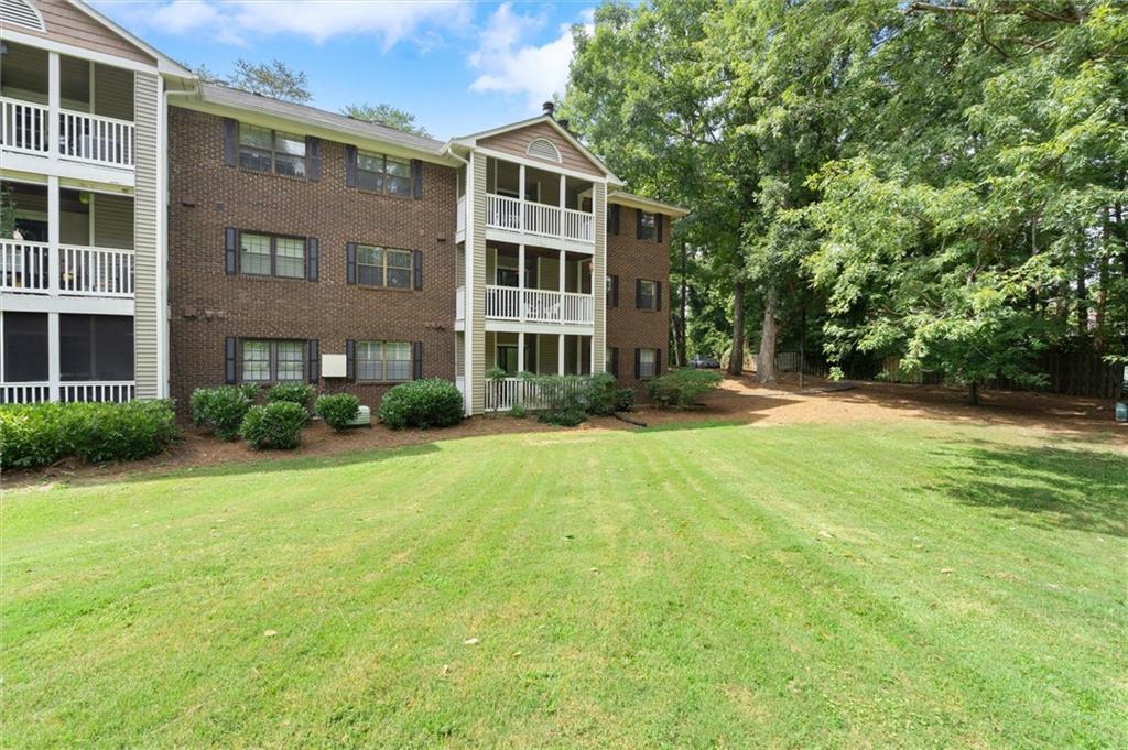 705 Barrington Hills Dr., Atlanta, GA 30350