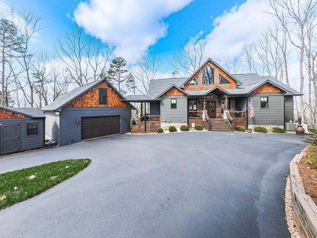 208 Weeks Dr., Ellijay, GA 30540