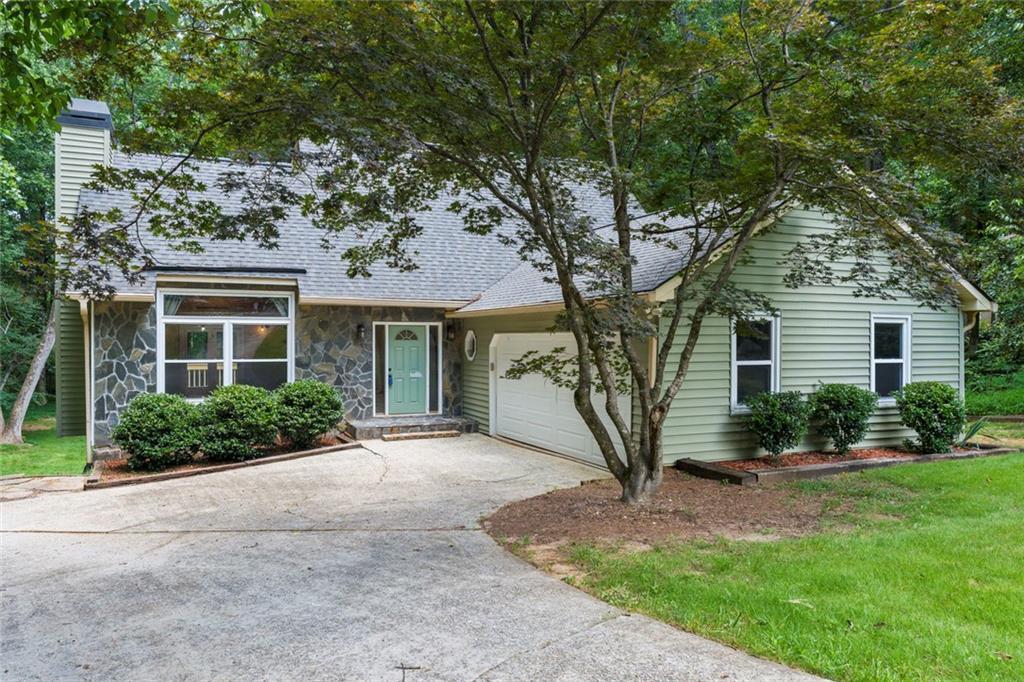 180 Waldrop Way, Fayetteville, GA 30215