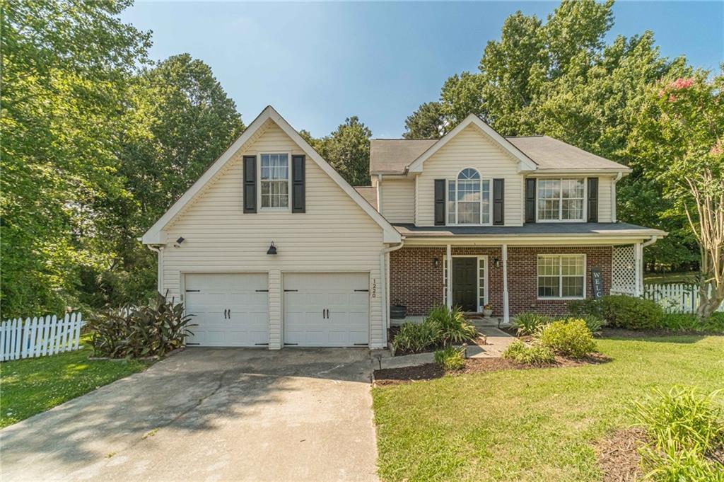 1220 Timber Walk Dr., Loganville, GA 30052