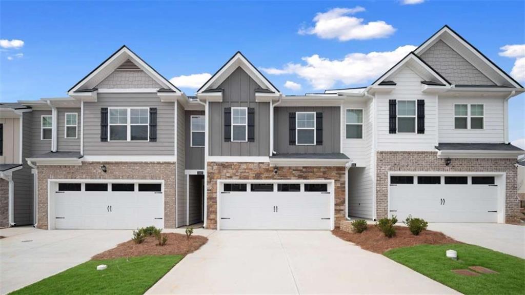 1322 Aura Ln., Lawrenceville, GA 30045