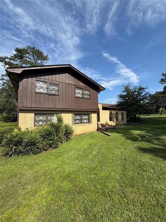 4678 Tara Woods Dr., Ellenwood, GA 30294