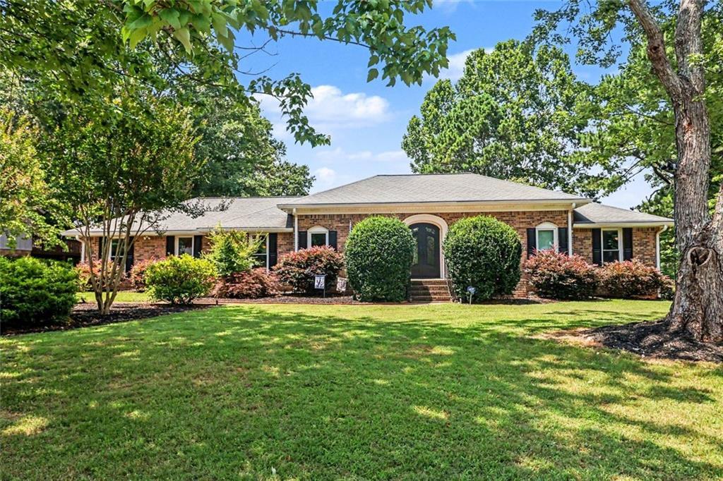410 Saddle Lake Dr., Roswell, GA 30076