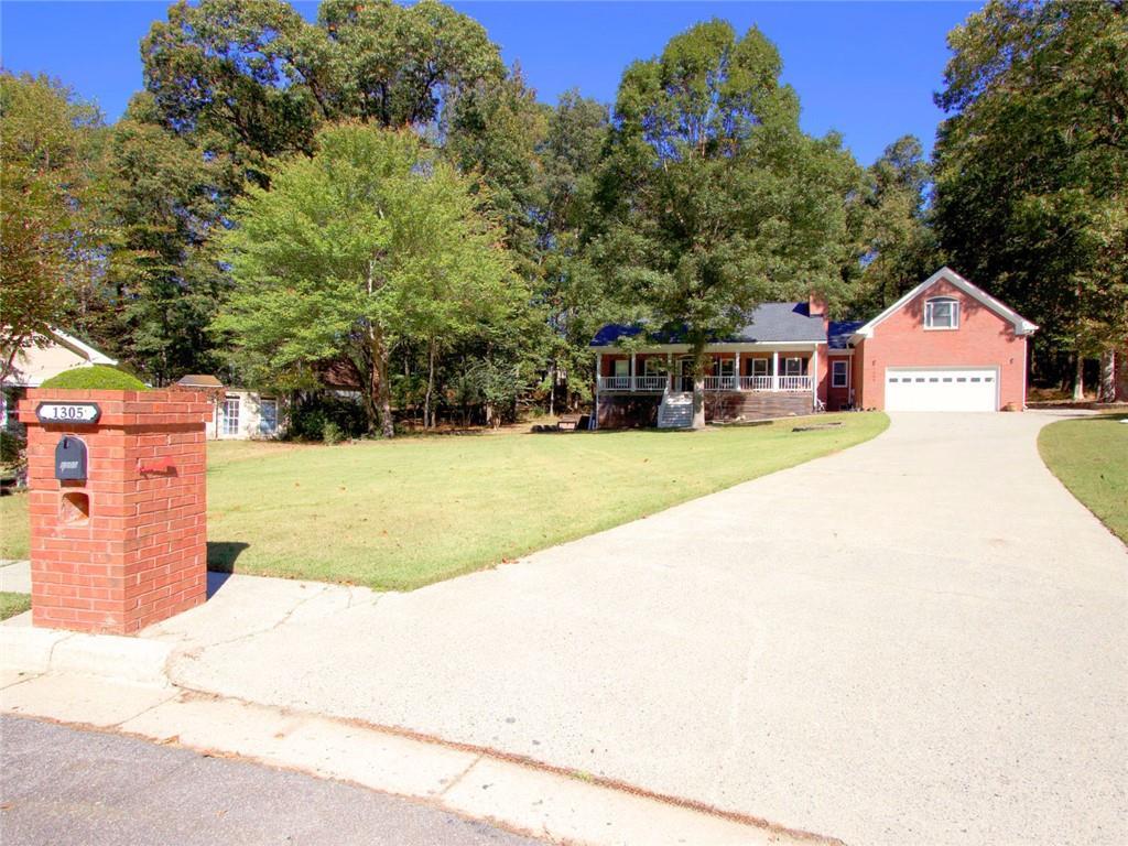 1305 Fontainebleau Ct., Lawrenceville, GA 30043