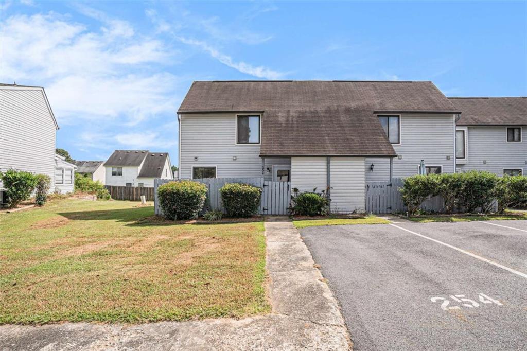 254 Country Club Dr., Jonesboro, GA 30238