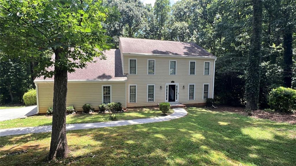 3884 Hunting Ridge Dr., Lilburn, GA 30047