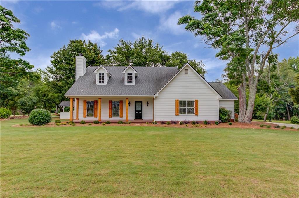 1554 Maddox Rd., Hoschton, GA 30548