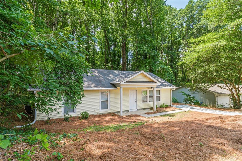 5975 Dart Dr., Lithonia, GA 30058