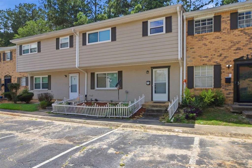 4701 Flat Shols Rd, Union City, GA 30291
