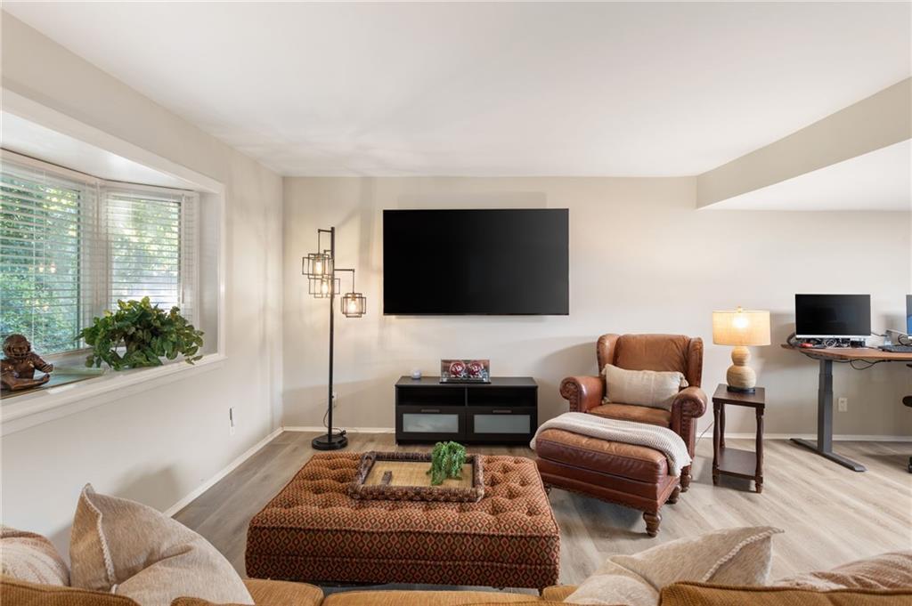 7312 Cardigan Cir., Sandy Springs, GA 30328