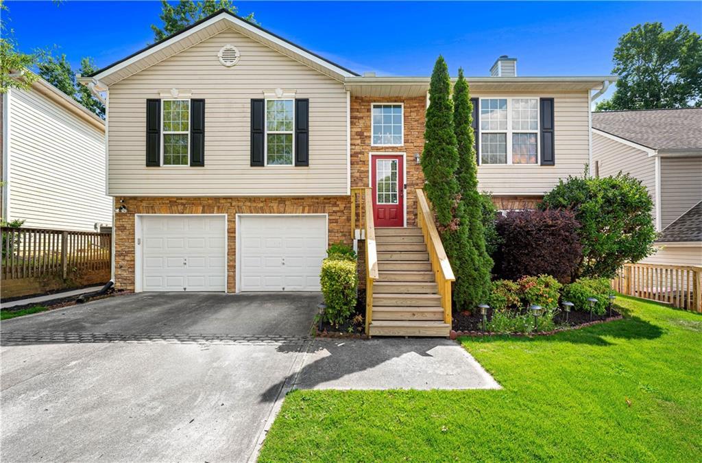 5822 Bridgeport Ct., Flowery Branch, GA 30542
