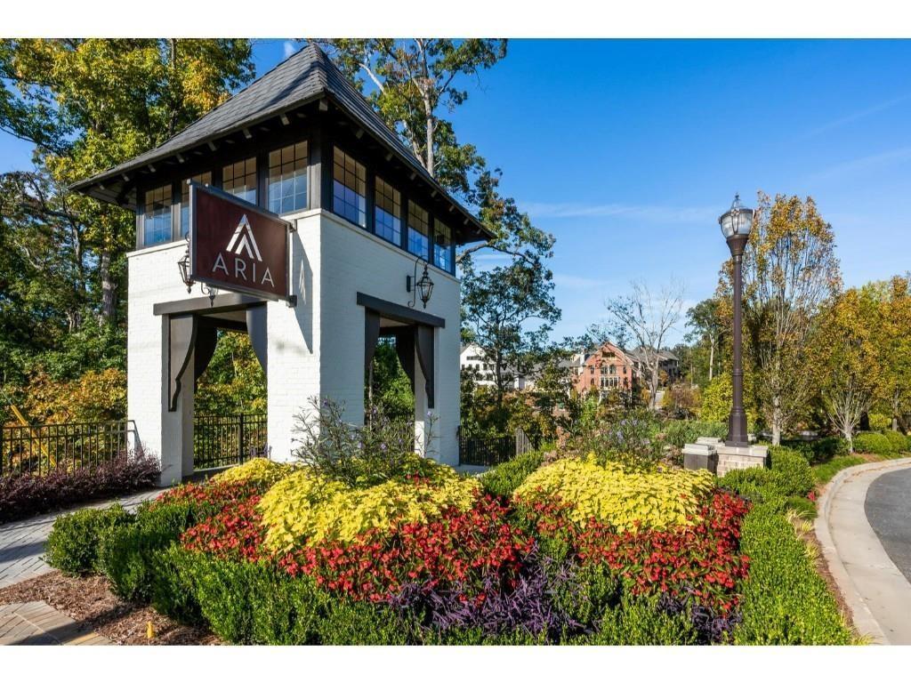 6532 Beacon Dr., Atlanta, GA 30328