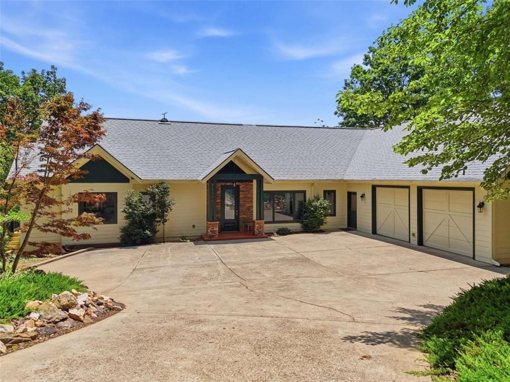 714 Clearview Dr., Talking Rock, GA 30175