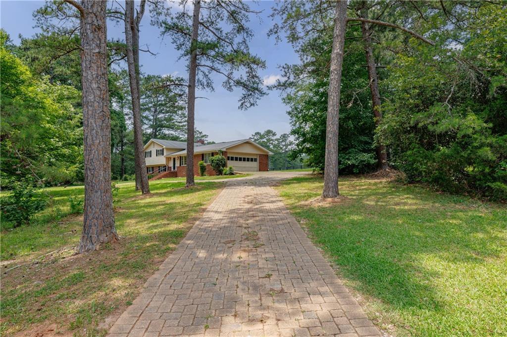 115 Brookshire Dr., Fayetteville, GA 30215