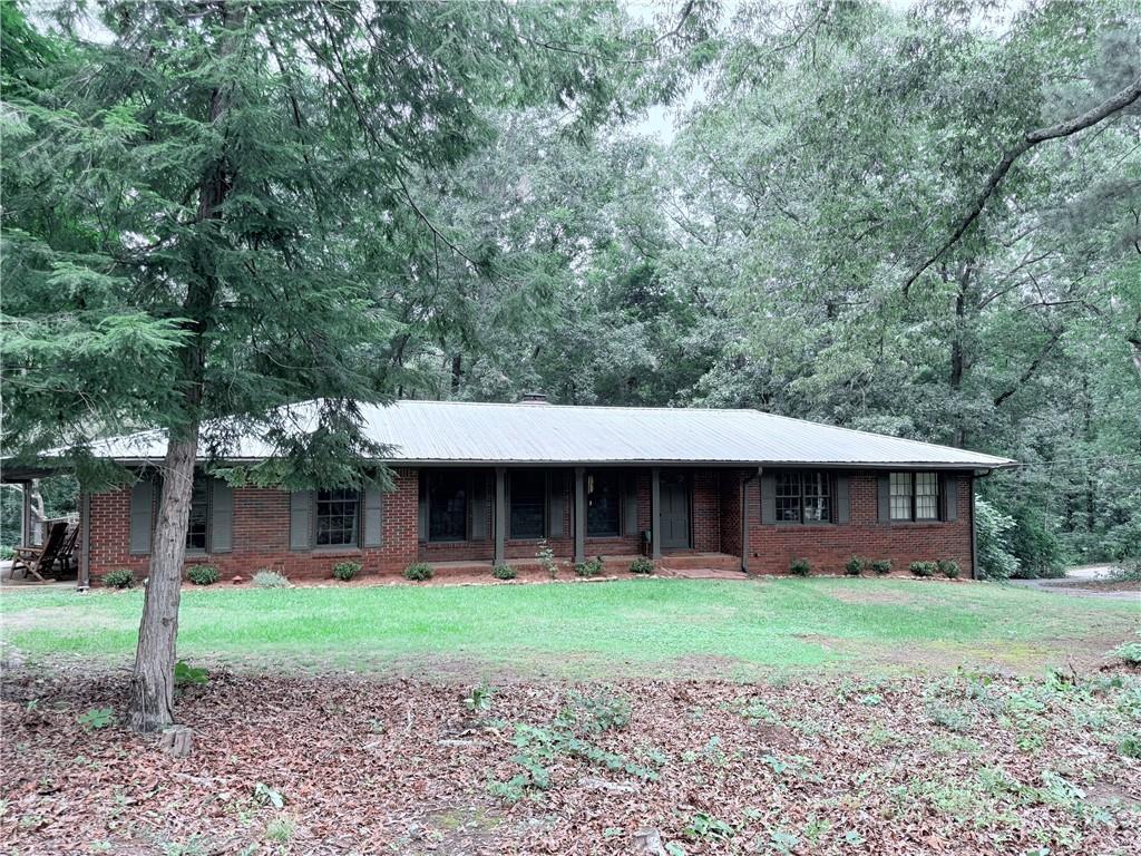 6762 Mason Creek Rd., Douglasville, GA 30135