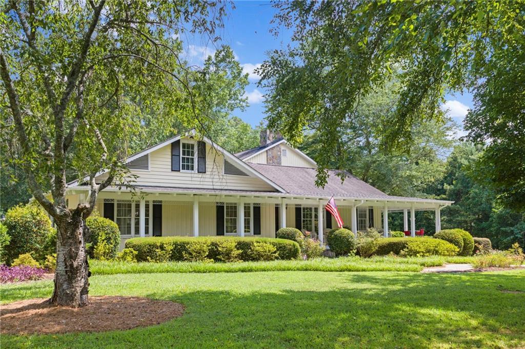 2324 E Cherokee Dr., Woodstock, GA 30188