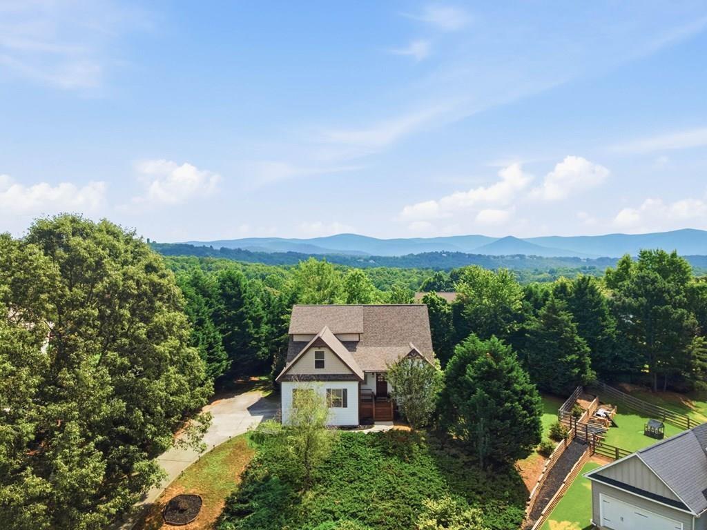 105 Arbor Hills Cir., Talking Rock, GA 30175
