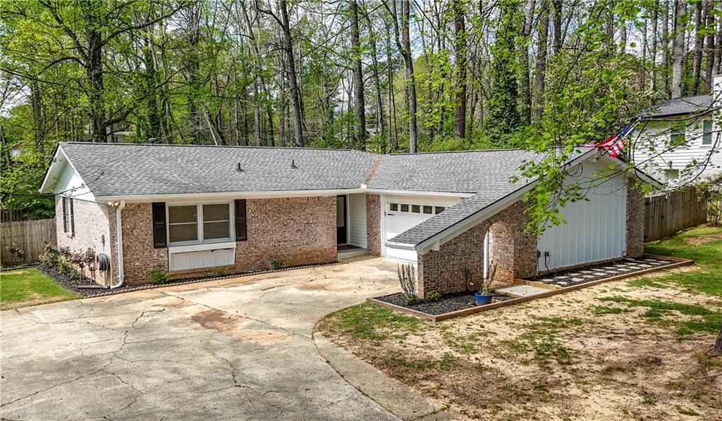 3220 Foxwood Tr., Smyrna, GA 30082