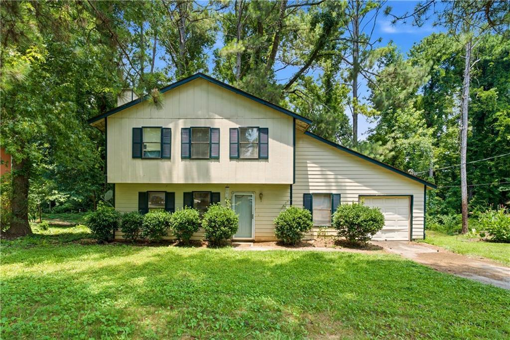 3957 Brookstone Ct., Ellenwood, GA 30294
