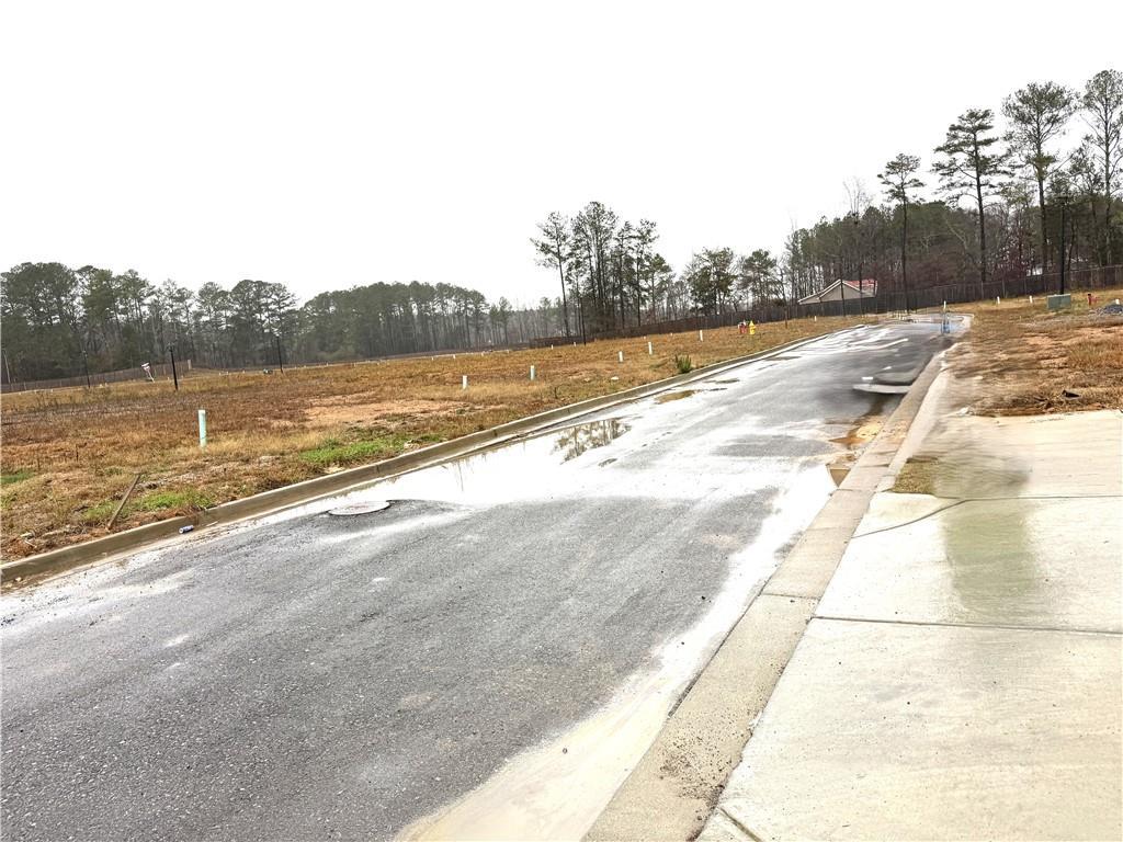 160 Village Green Dr., Adairsville, GA 30103