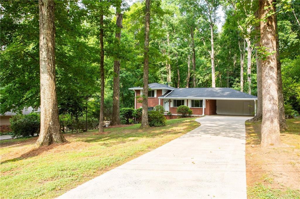 3720 Lake Dr., Smyrna, GA 30082