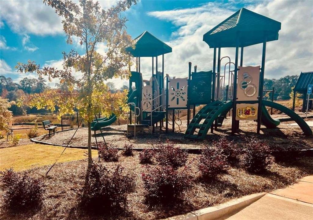 236 Fern Dale Dr., Fairburn, GA 30213