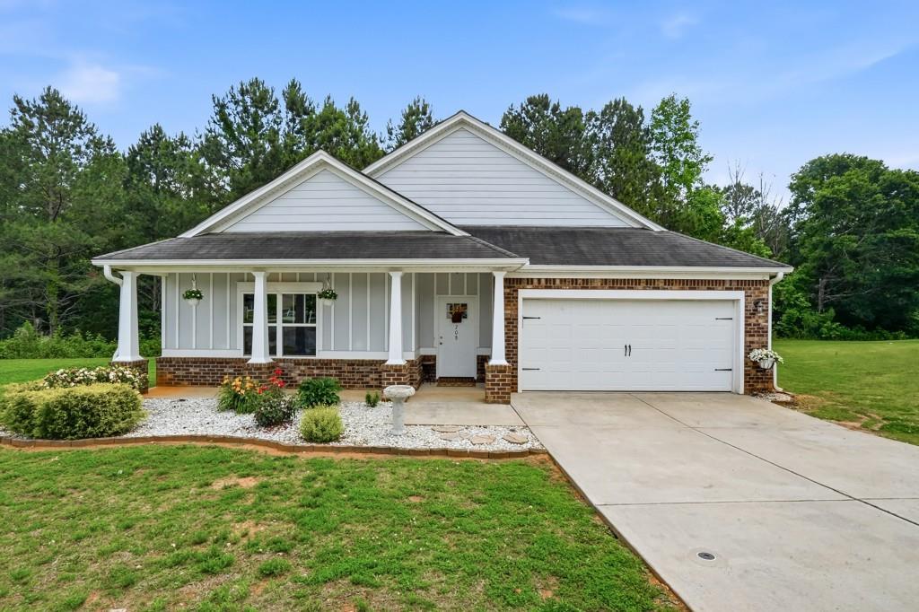 708 Thistle Ct., Locust Grove, GA 30248