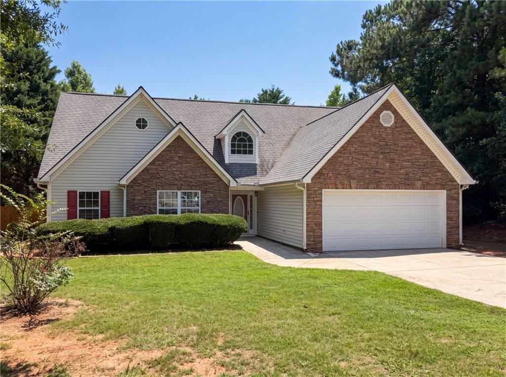 305 Cobb Ct., Hampton, GA 30228