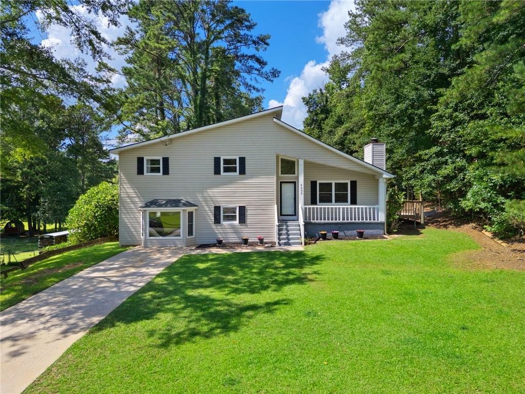 4533 Cresant Ln., Douglasville, GA 30135