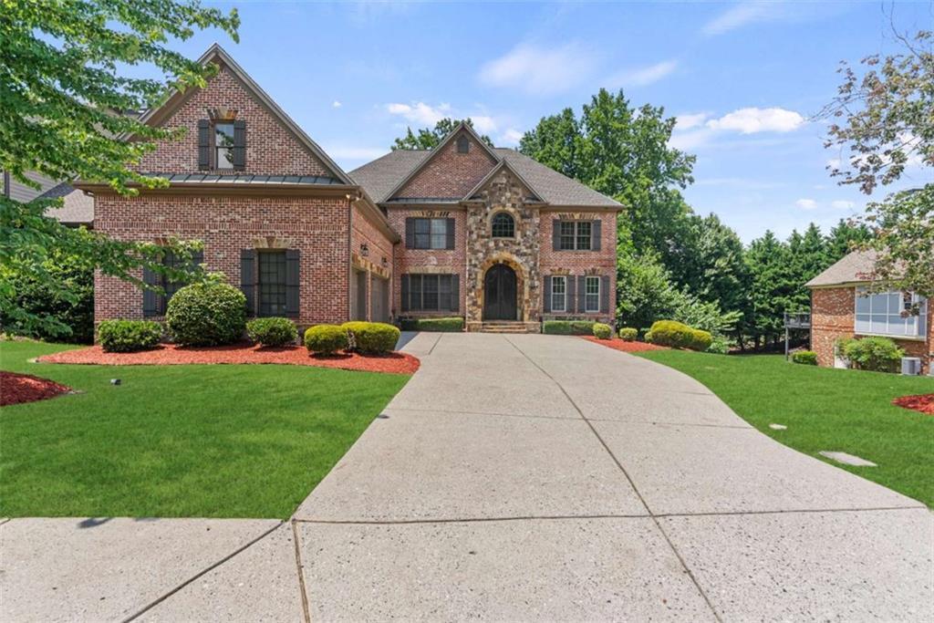 2452 Walkers Glen Ln., Buford, GA 30519