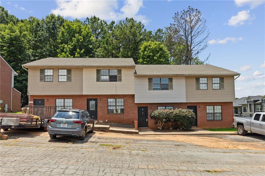 3767 Oakwood Hills Dr., Oakwood, GA 30566