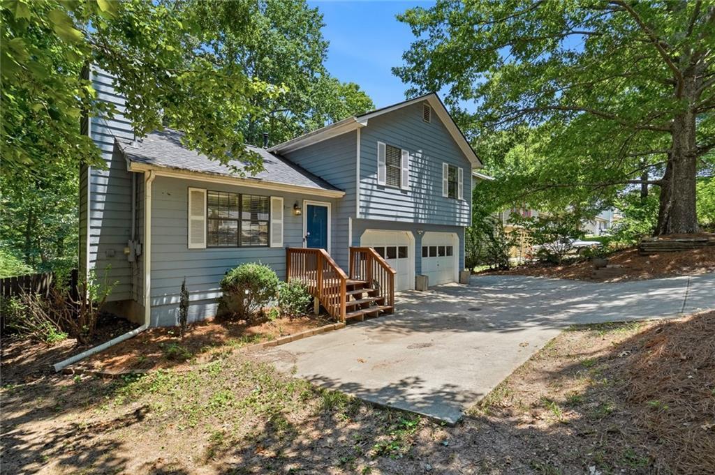 4127 Warren Rd., Flowery Branch, GA 30542