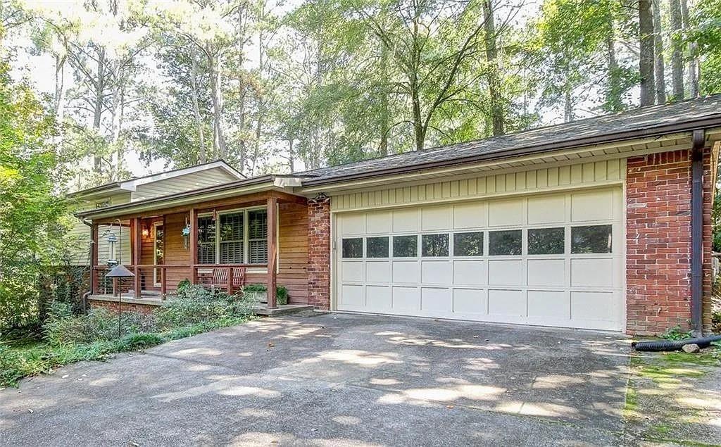 2543 Lake Flair Ct., Atlanta, GA 30345