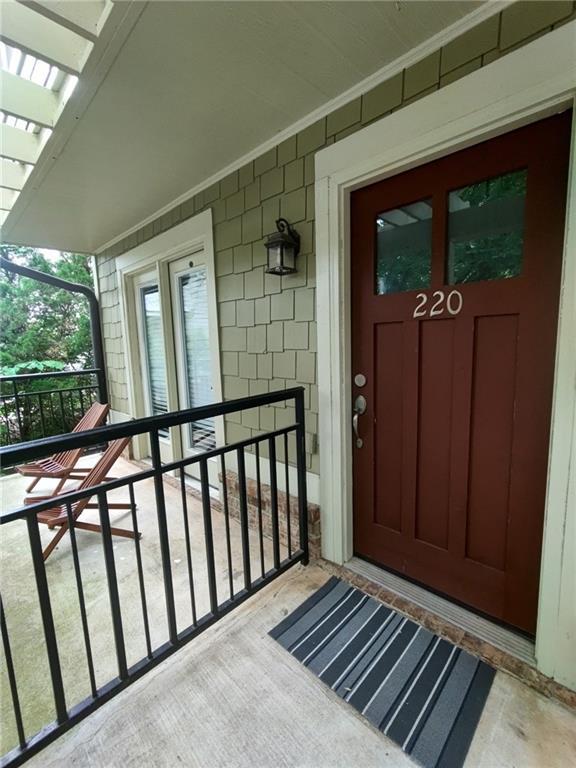 660 Barnett Shoals Rd. #220, Athens, GA 30605