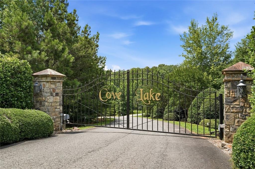 141 Cove Lake Dr., Marble Hill, GA 30148