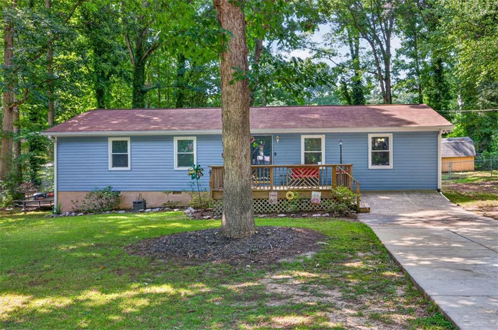 869 Rock Oak Ln., Lawrenceville, GA 30046