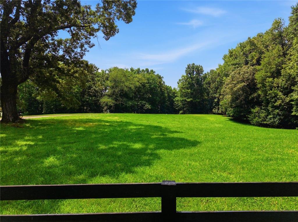 140 Sherwood Ln., Canton, GA 30115